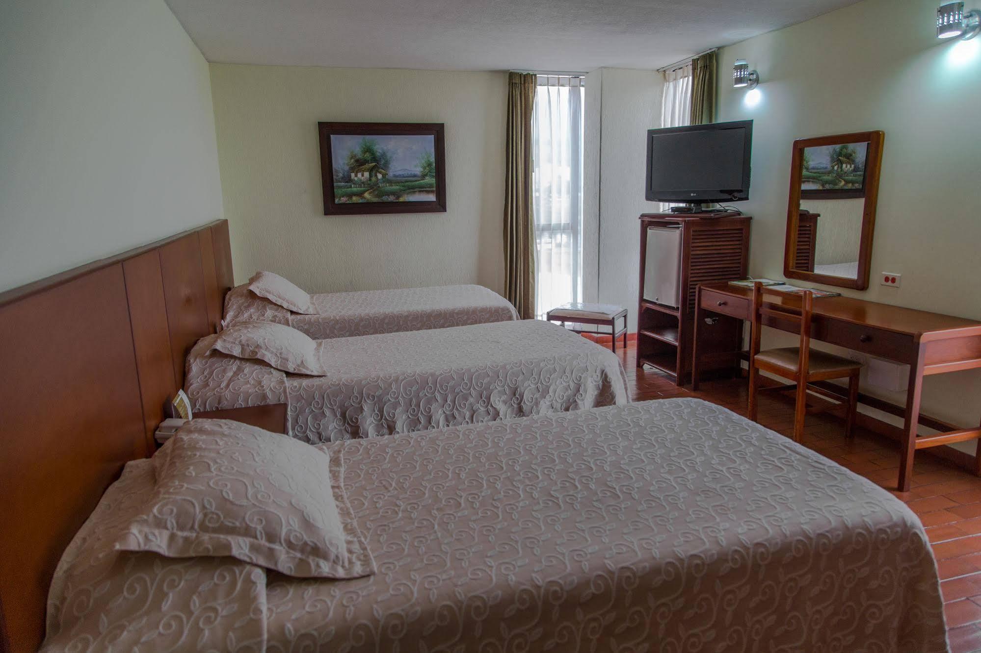 Hotel Don Lolo Villavicencio Buitenkant foto